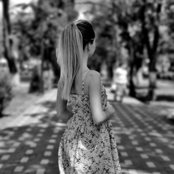 Meet your Posher, Leah lee - Picture 1 of 1